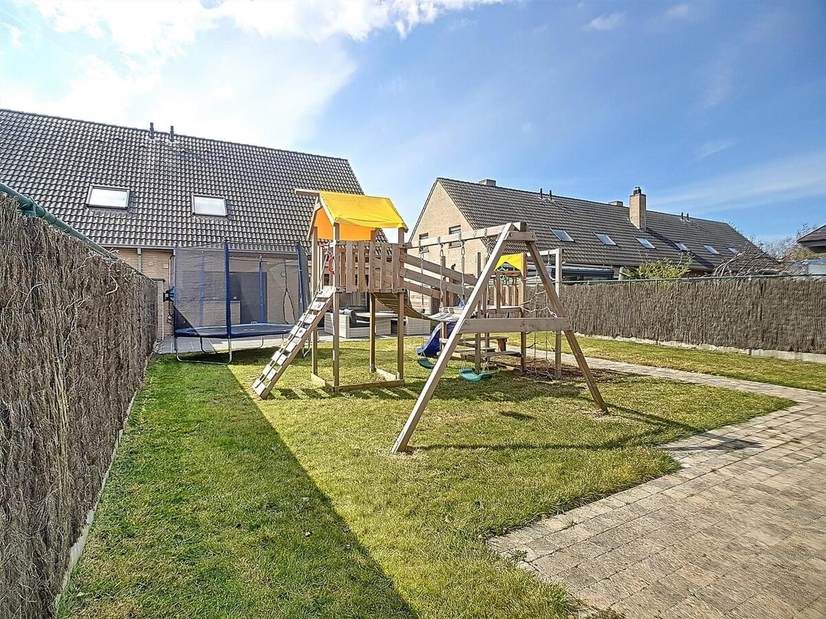 Halfopen gezinswoning in rustige woonwijk - Dudzele 