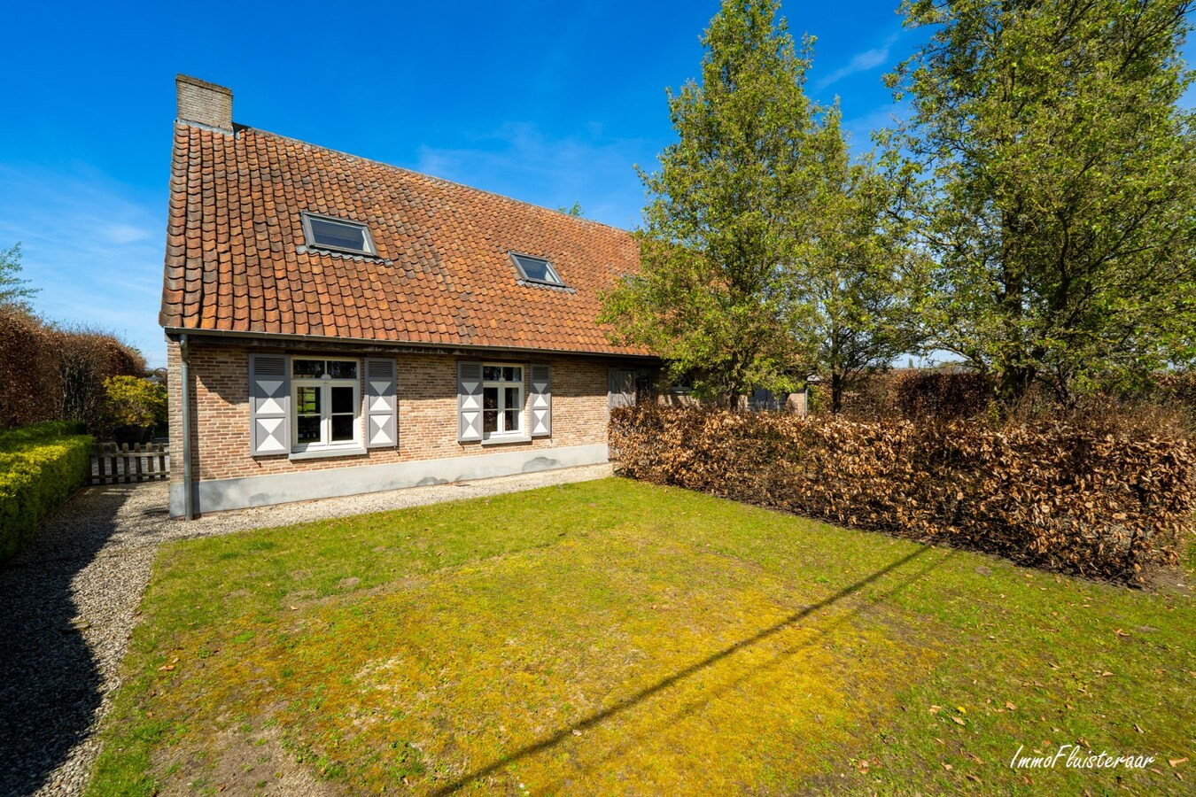 Prachtige woning met paardenfaciliteiten in rustige omgeving op ca. 9.983 m² te Berlaar (met optie aankoop aanpalende weides op ca.12.966 m²) 