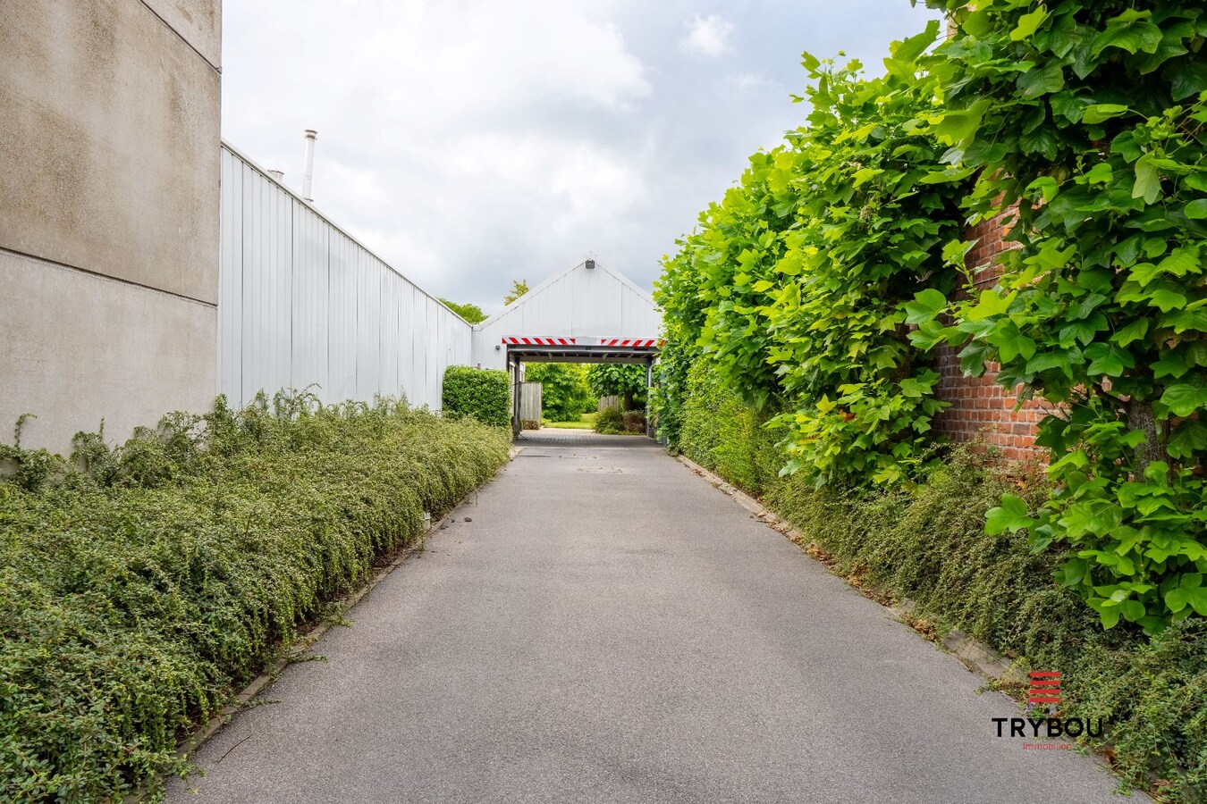 Te koop handelszaak + woning 