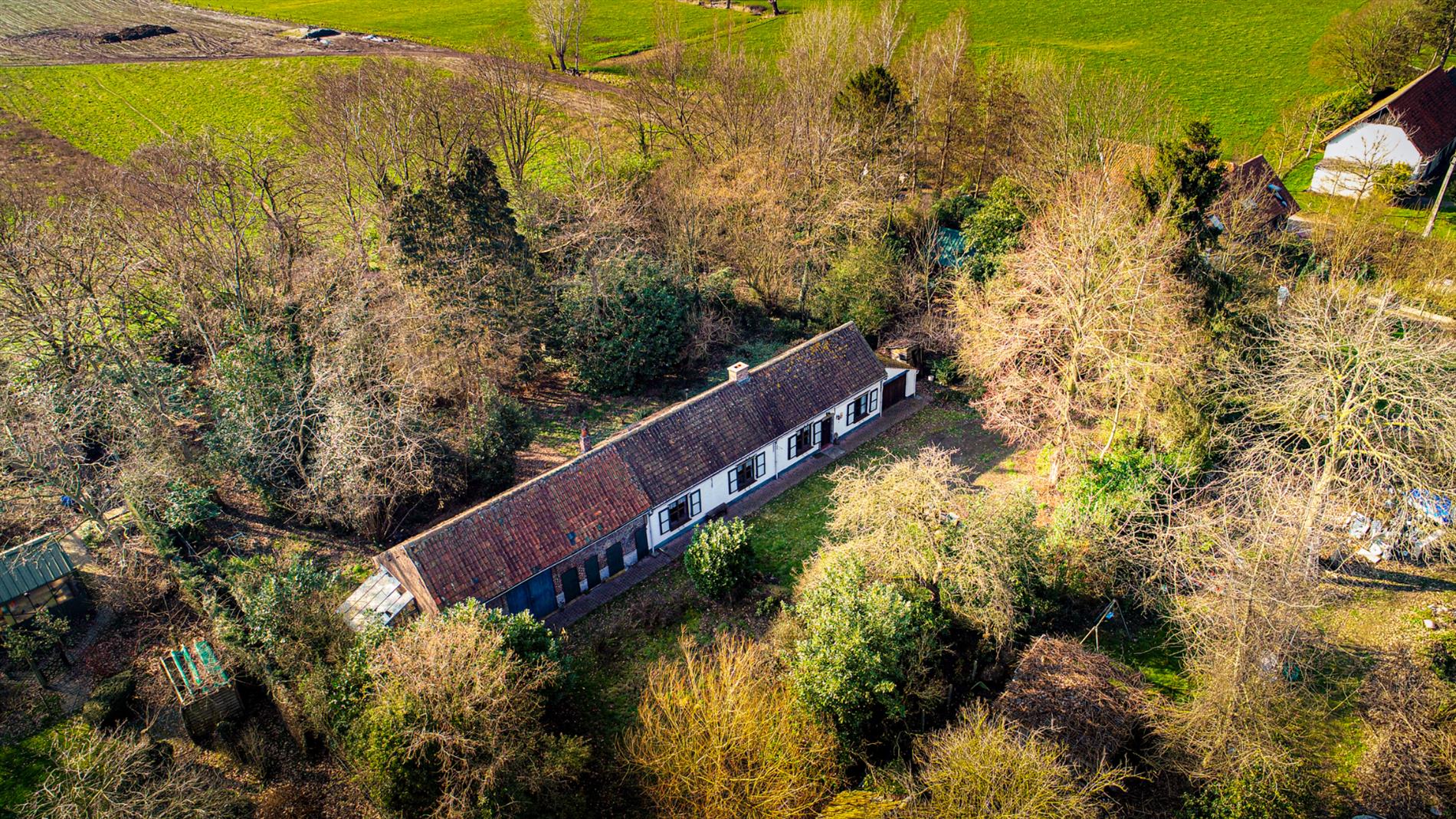 Charmante hoevewoning op 2.772 m²  op 1,5km van centrum Evergem 