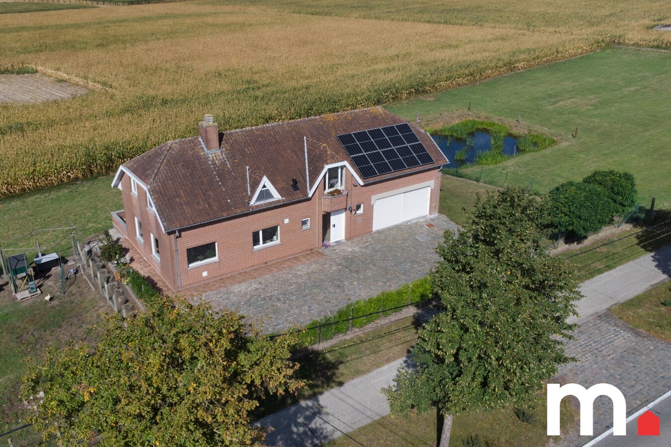 Unieke villa omringd tussen de velden en prachtige verzichten ! 