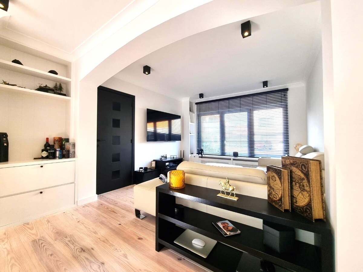 Zeer aangename woning met dubbele parking en mooi terras te Heist 