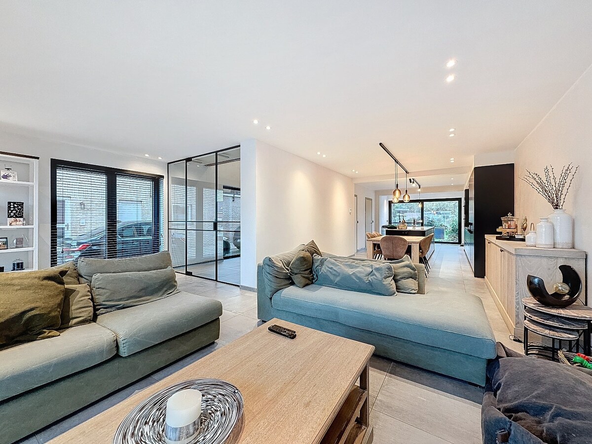 Instapklare HOB met garage en tuin centrum Zottegem 