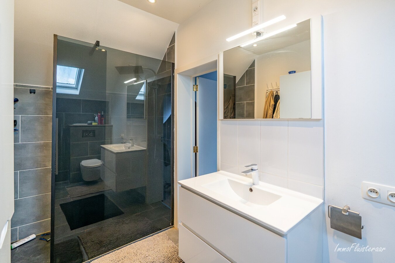 Charmante woning met stallen, buitenpiste en weide  op ca. 2 ha te OUDENBURG 