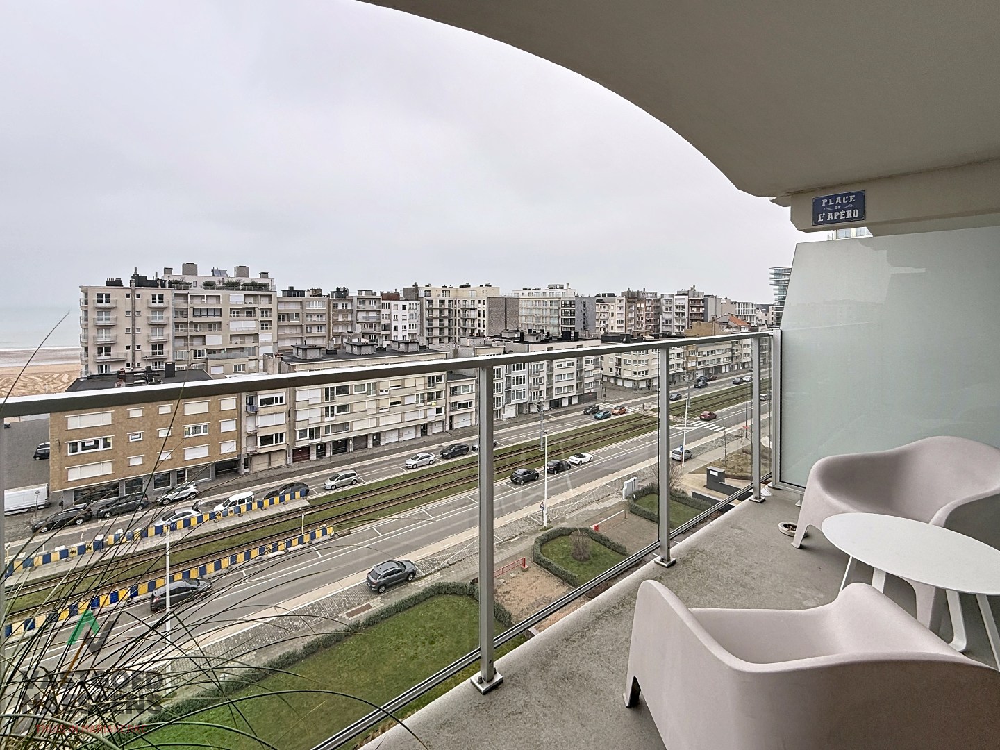 Magnifique appartement rénové de 2 chambres avec vue panoramique. 