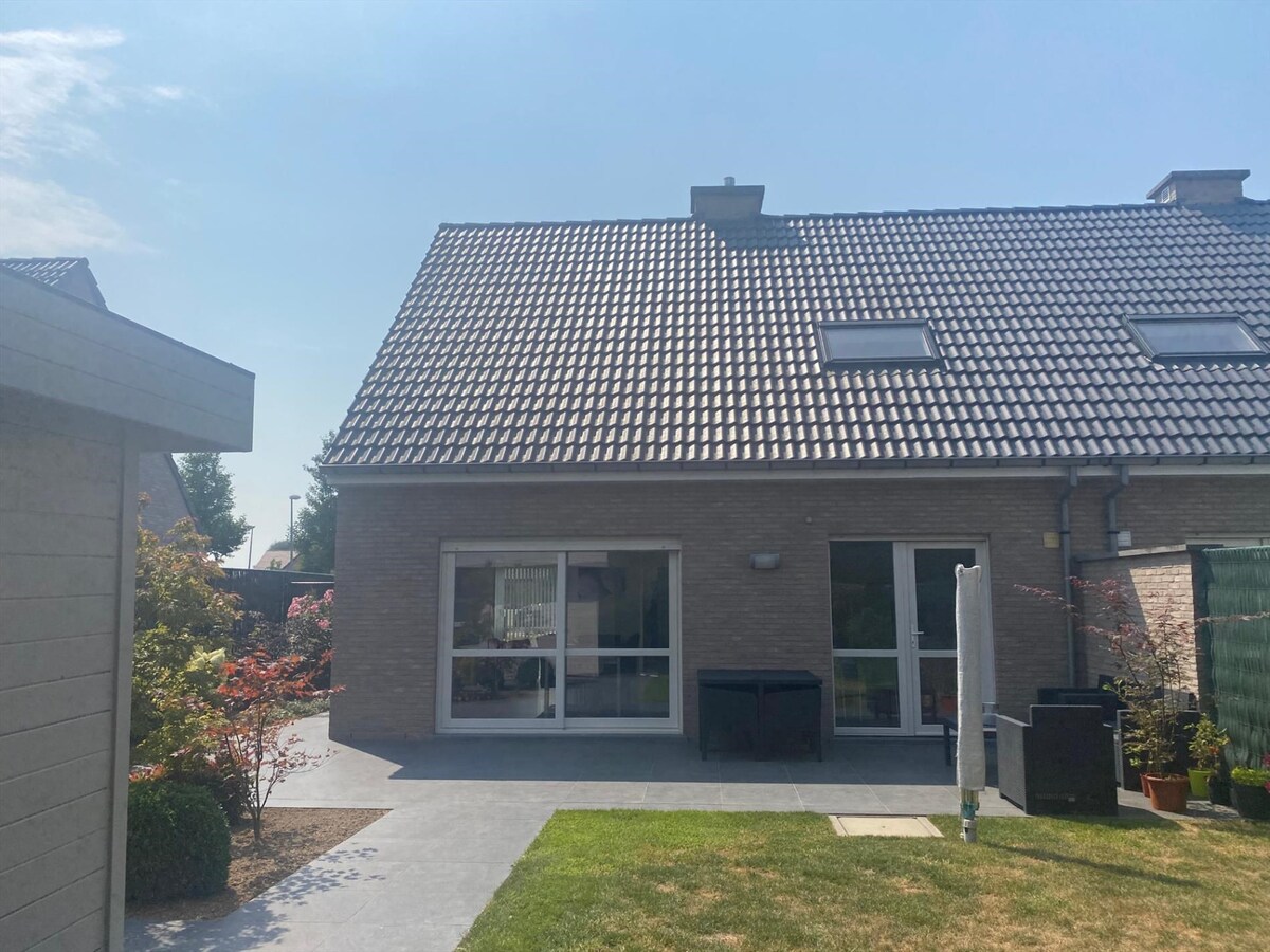 Uitstekend gelegen, verzorgde woning in een doodlopende straat 