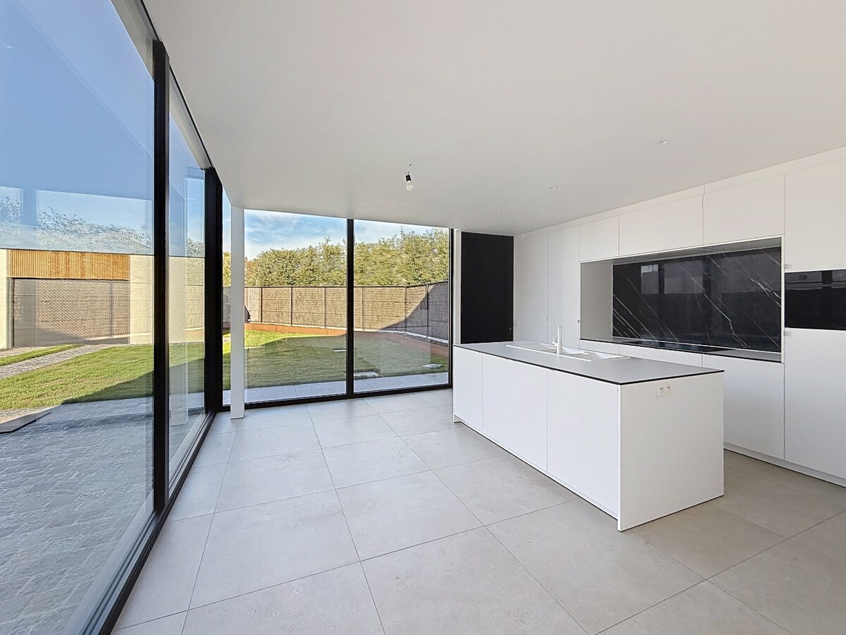 Villa te huur | onder reservatie in Izegem