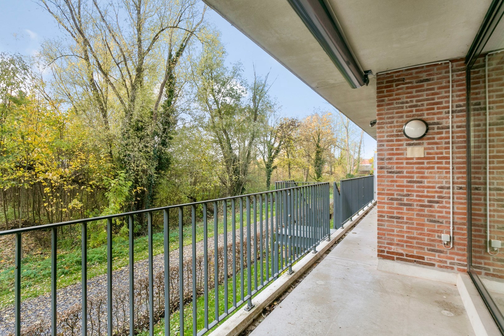 Recent 2 slpk app met tuin en balkon te Sint-Pieters-Leeuw 