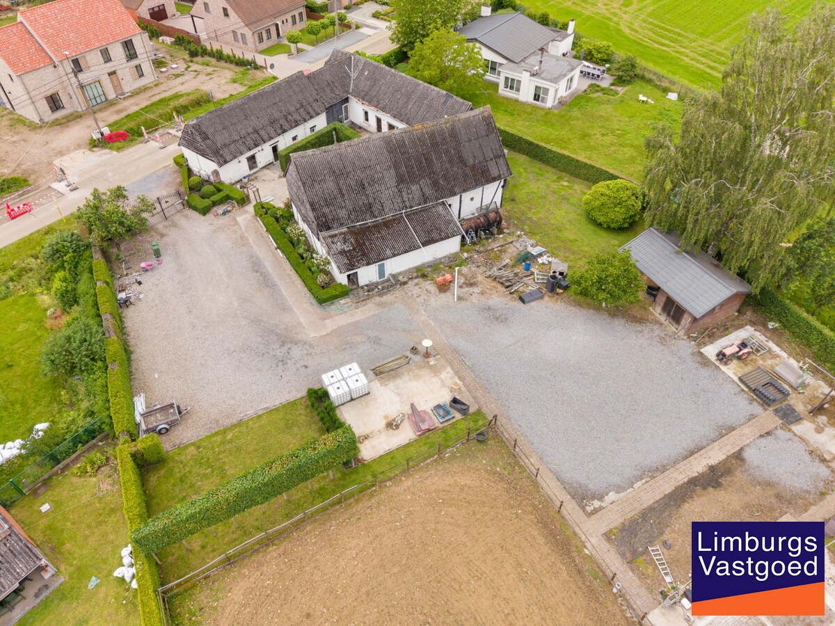Authentieke hoeve op een perceel van ong. 47a te Sint-Lambrechts-Herk 