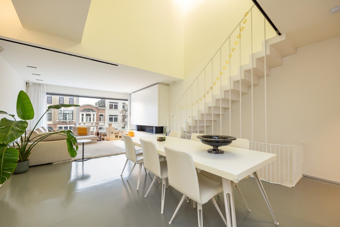 Instapklare designwoning met lift en zwembad 