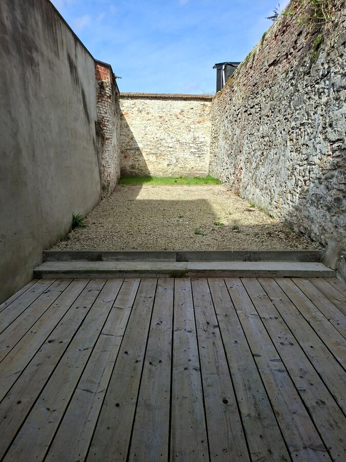 Rarissime; appartement état neuf avec jardin. 