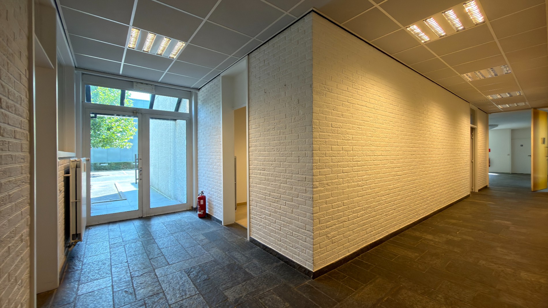 Budgetvriendelijke kantoren met parking te huur in Deurne
