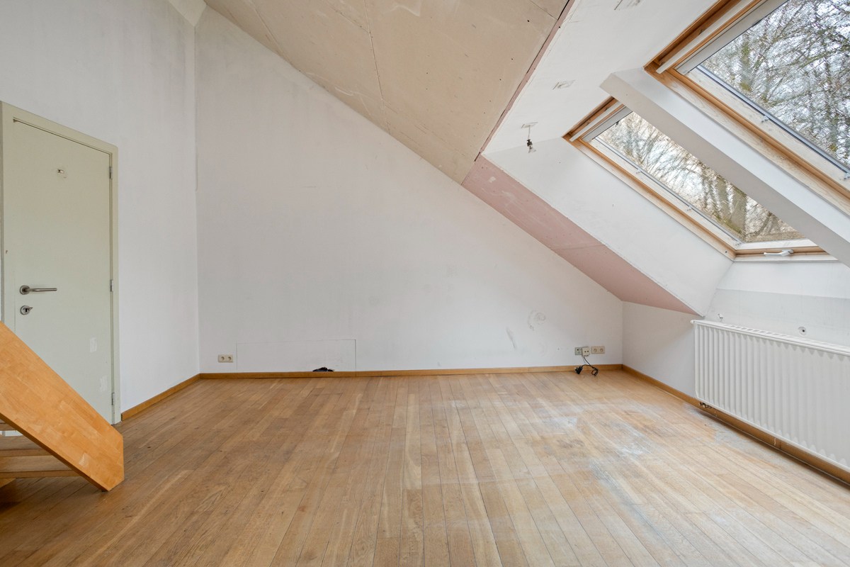 Uniek opbrengstpand met 1 appartement en 2 studentenkamers in centrum Leuven!  – EPC label B - bewoonbare opp. 227 m² 