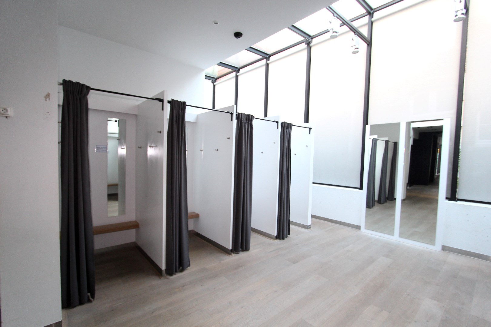 VOLLEDIG INSTAPKLAAR HANDELSPAND 