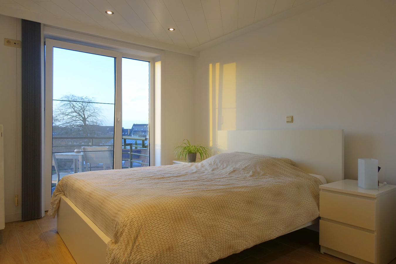 Vernieuwd appartement met 2 slaapkamers 