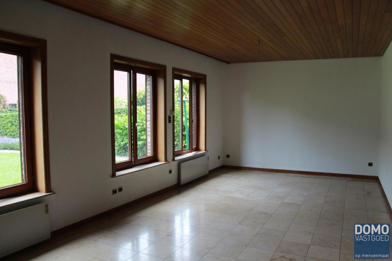 Ruime gelijkvloerse gezinswoning met 2 slaapkamers gelegen te Tuilt-Kuringen 