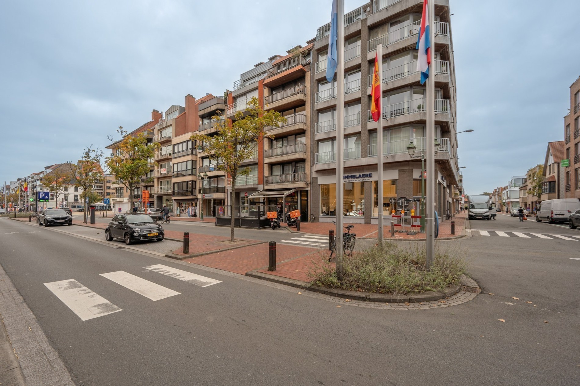 Centraal gelegen 2-kamer appartement met zuidgericht terras op de Lippenslaan. 