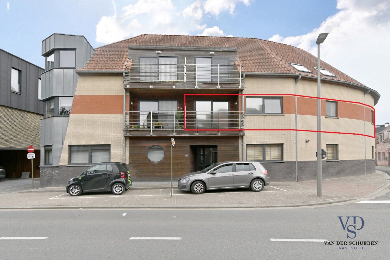 Ruim appartement in hartje Zingem. 