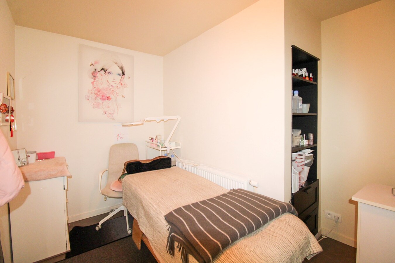 Veelzijdig handelshuis met woonst en luxueuze B&amp;B op toplocatie aan de Markt van Temse! 