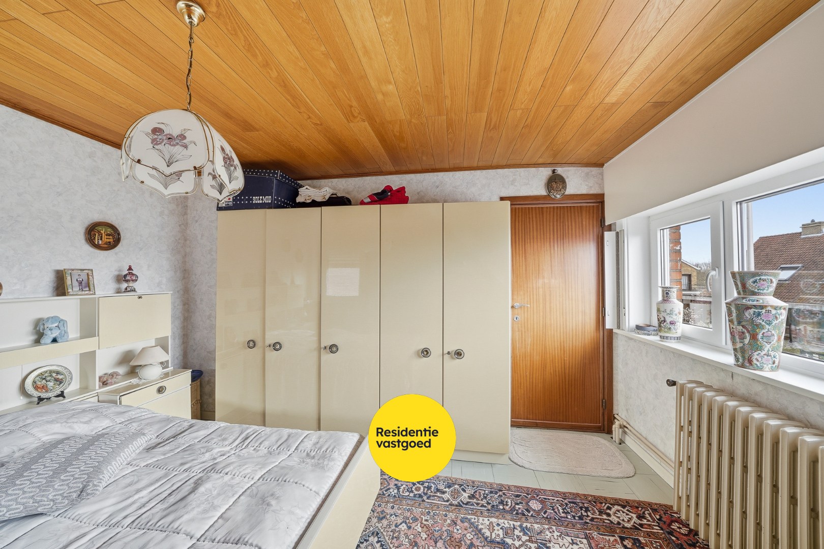 Halfopen woning met 4 slaapkamers, garage en ruime oprit op 429 m² in Oudenburg 