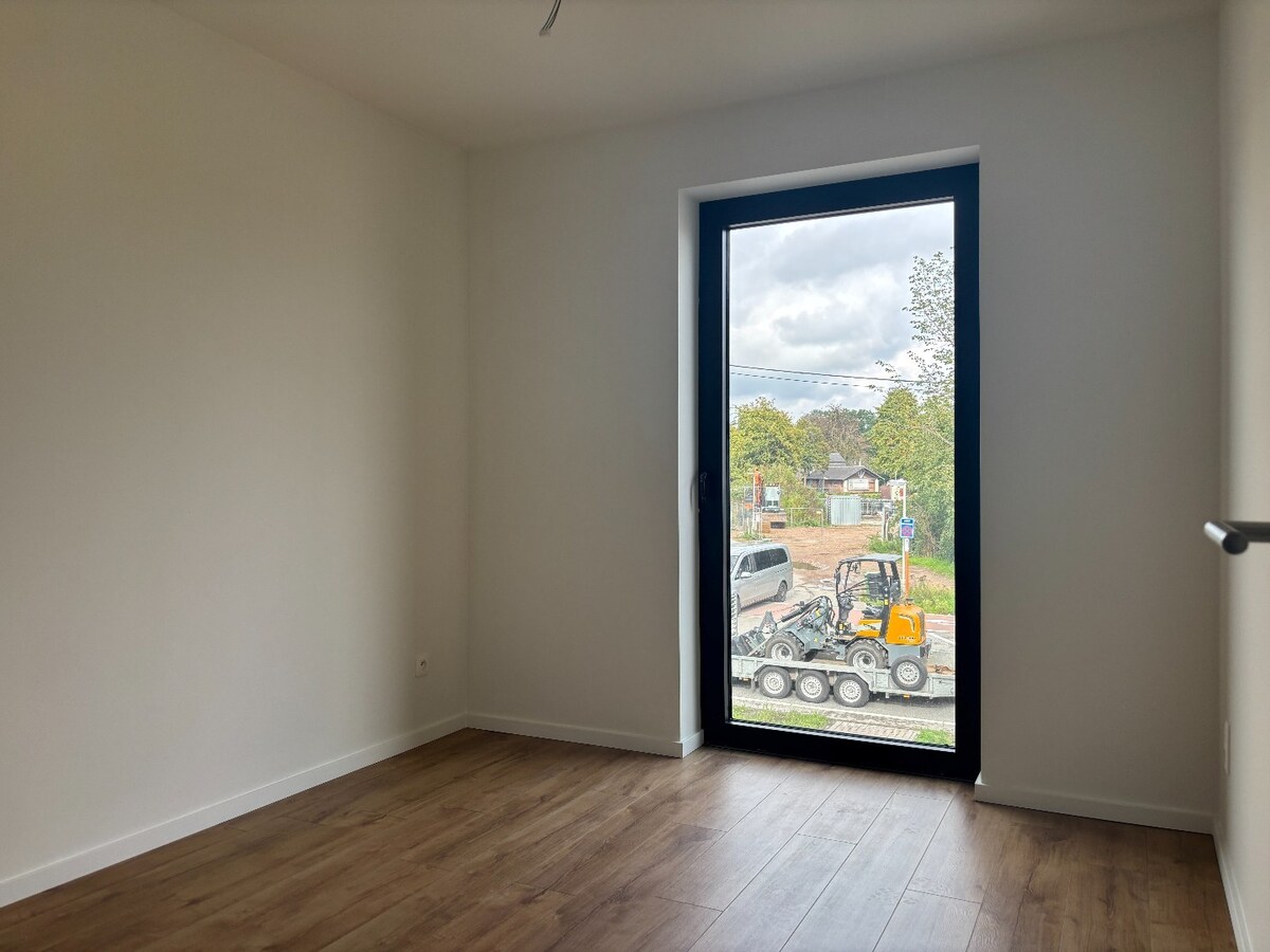 BEN nieuwbouwwoning (E-peil E30) met 3 slaapkamers in het centrum van Zoersel 