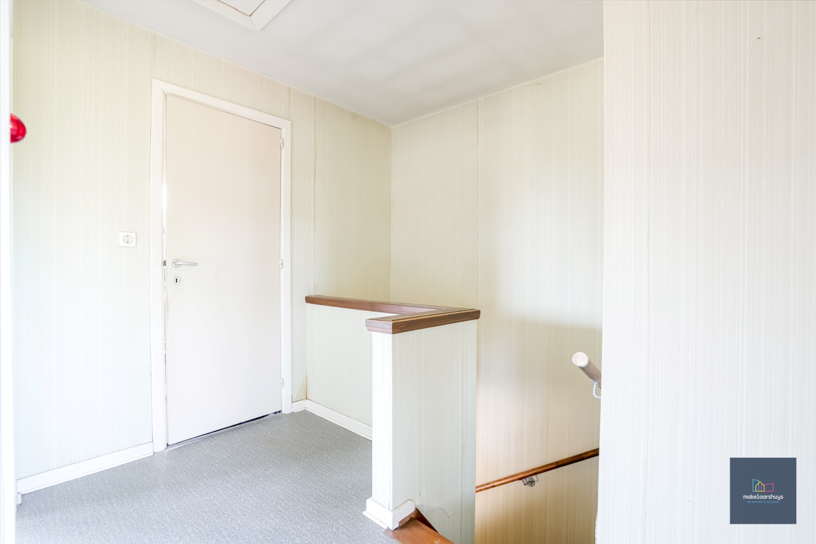 Te renoveren HOB met garage en bijgebouw op een mooi perceel 