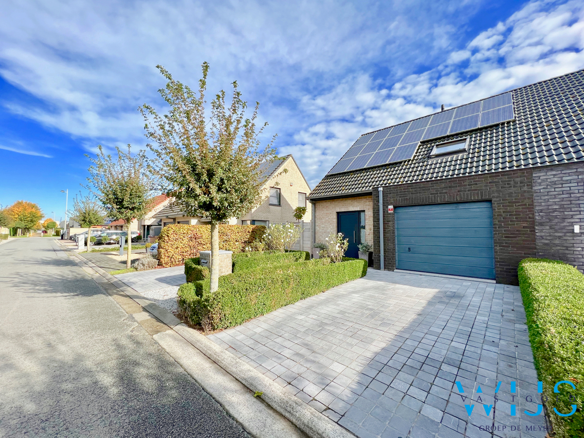 Instapklaar woonhuis in een rustige woonwijk te EEKLO ! 