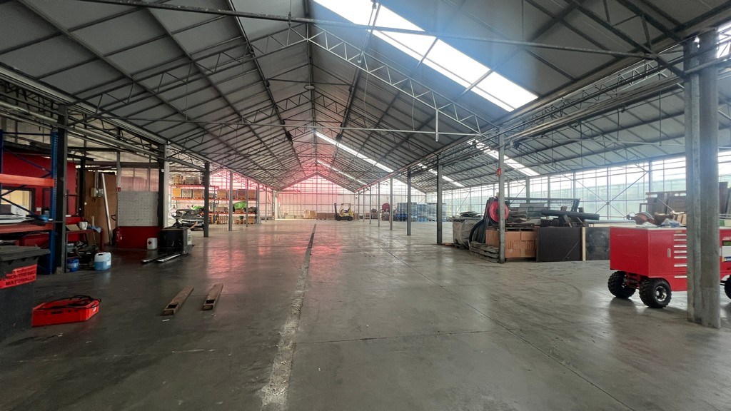 Bedrijfsgebouw te huur op zichtlocatie langs Brusselsesteenweg in Merelbeke-Melle