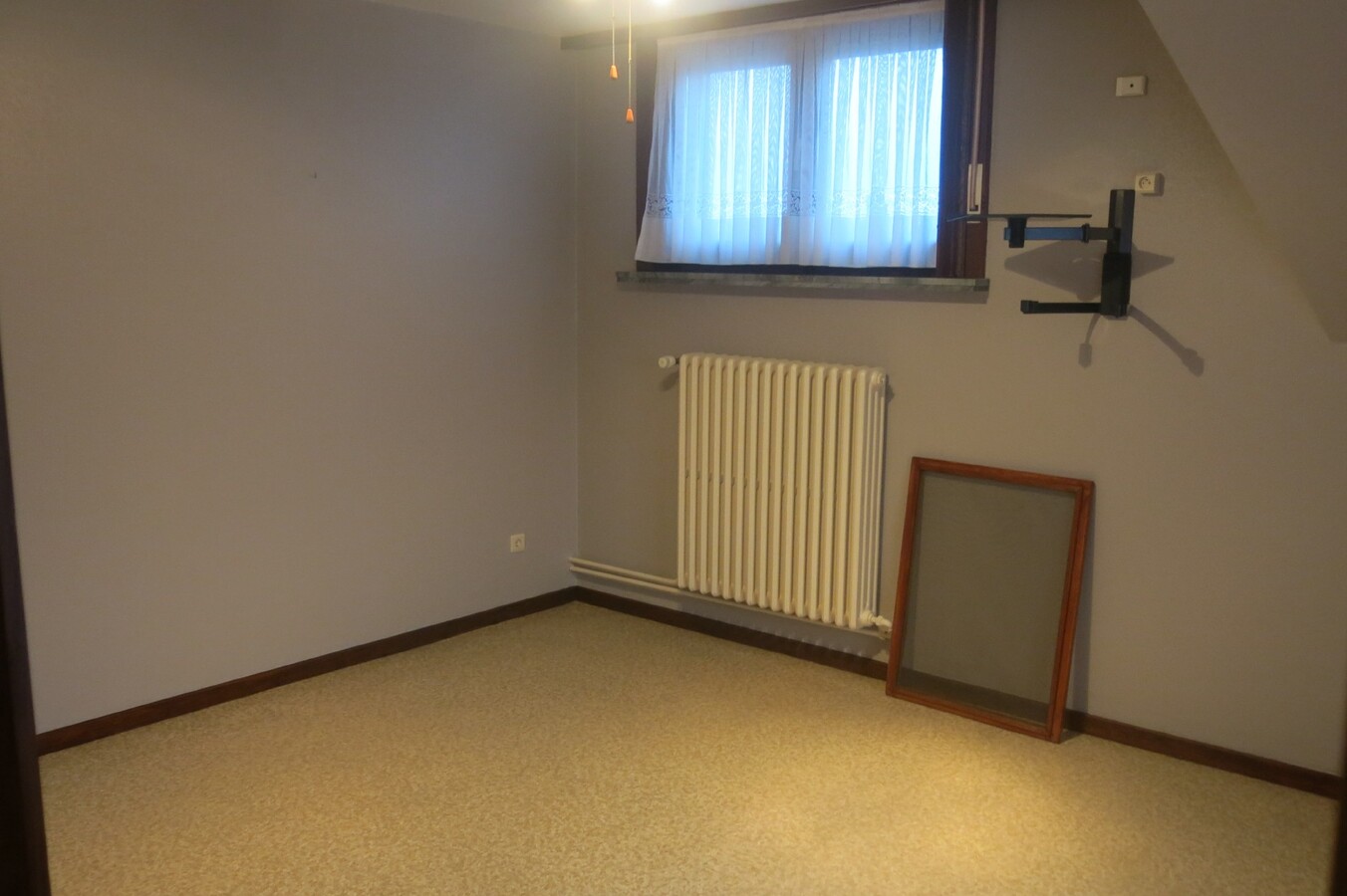 Goed onderhouden woning met 4 grote slaapkamers 