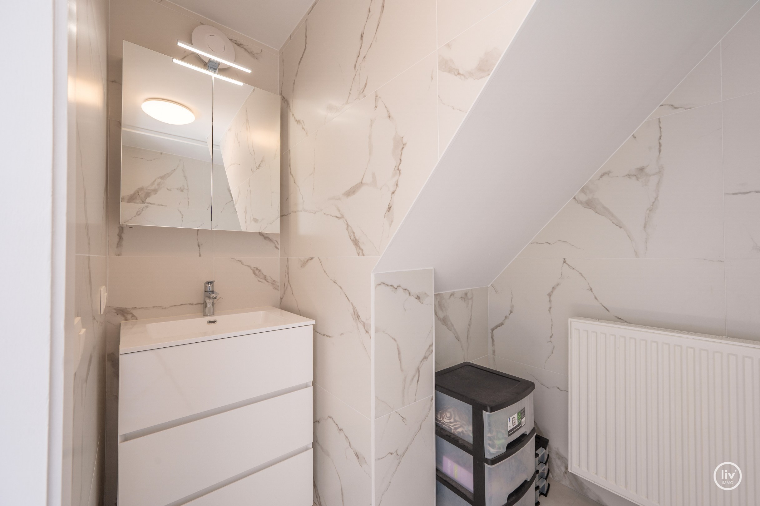 Spacieux duplex avec 3 chambres dans un emplacement de premier choix sur la Van Bunnenvaan à Knokke. 