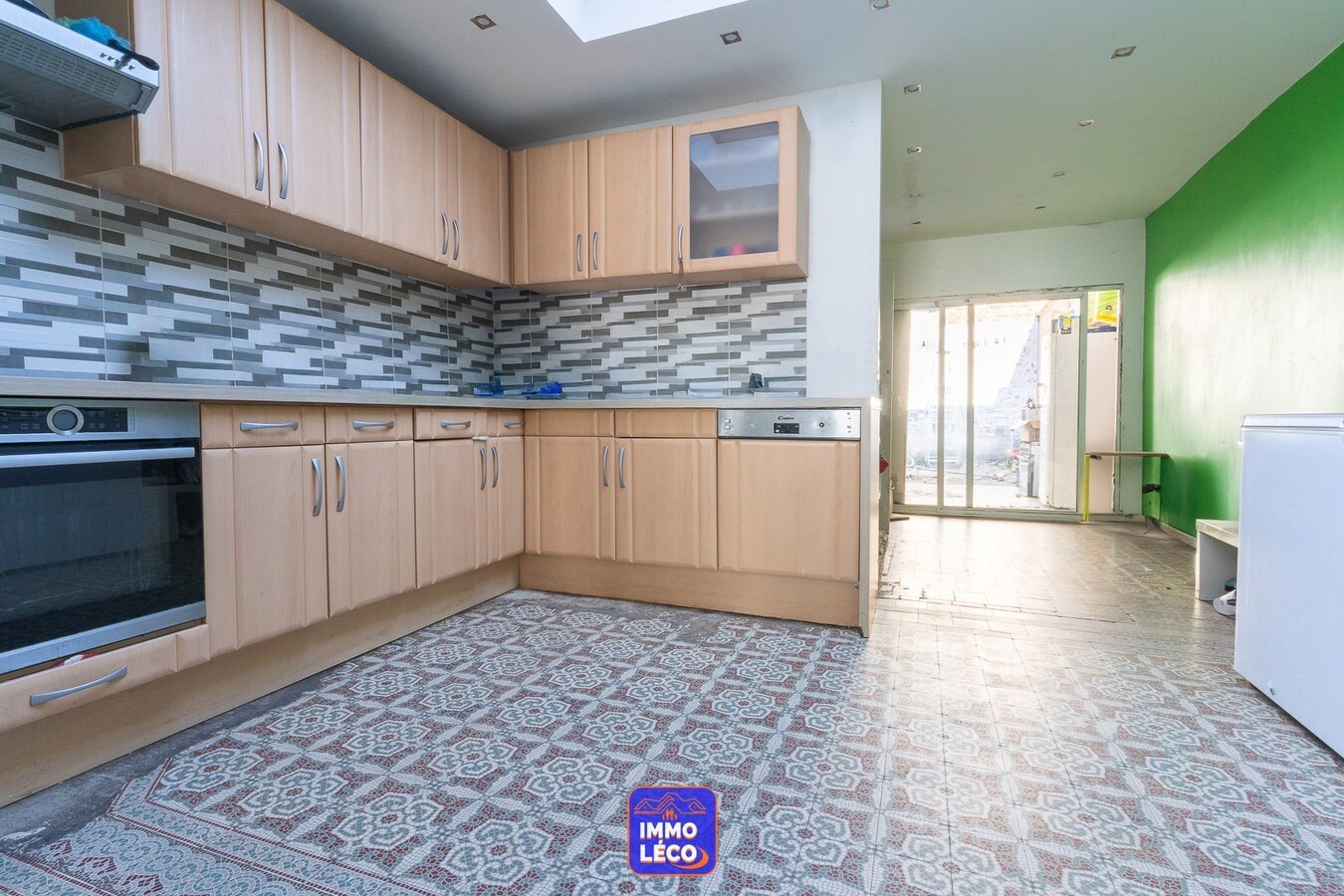 Maison entre pignons avec cour, idéal investisseur ! 