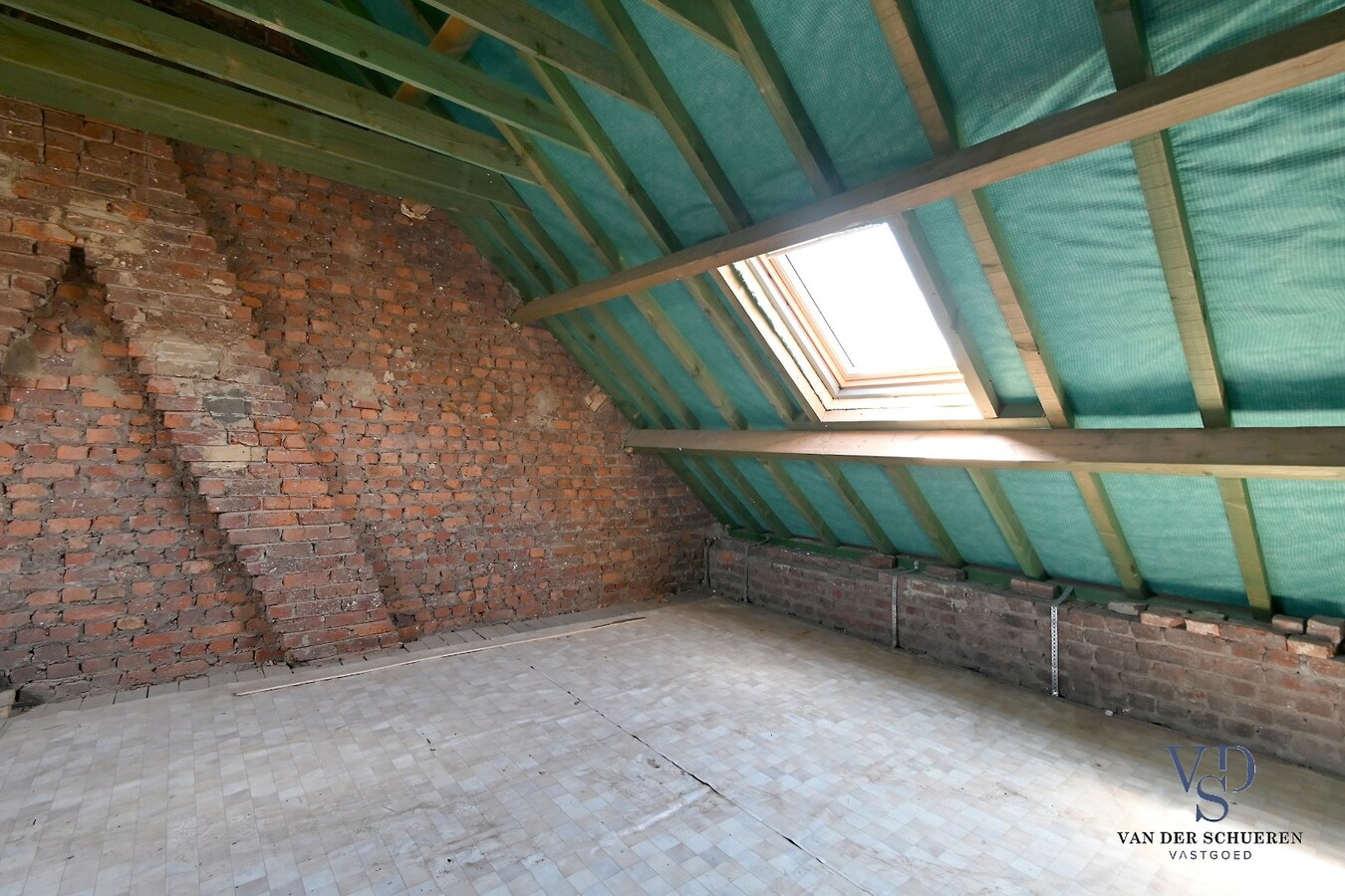 Knusse starterswoning met koertje 