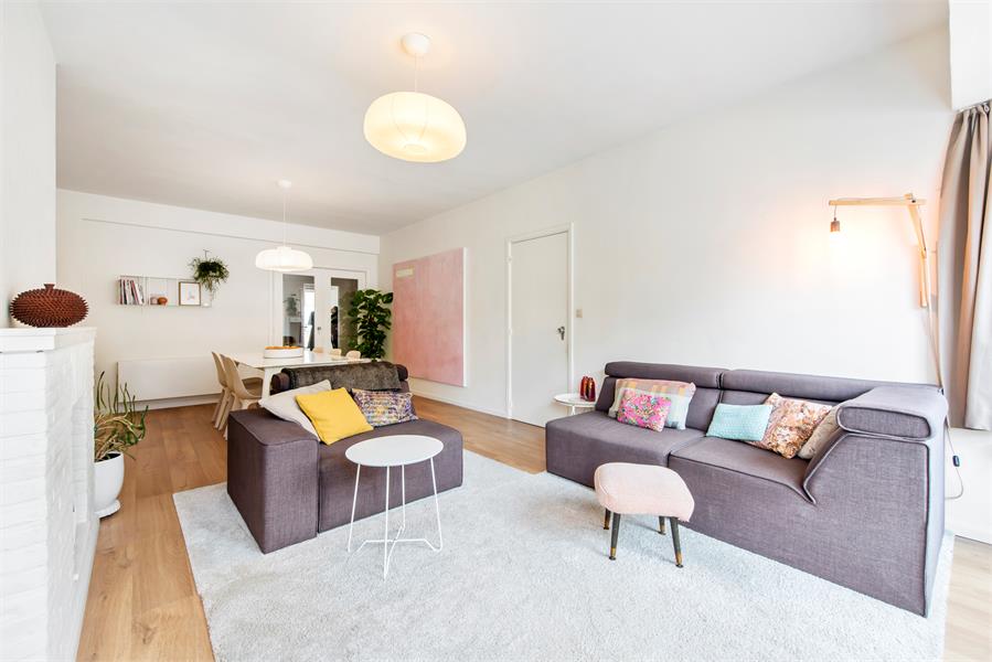 Eigentijds, volledig gerenoveerd appartement nabij Sint-Pietersstation 