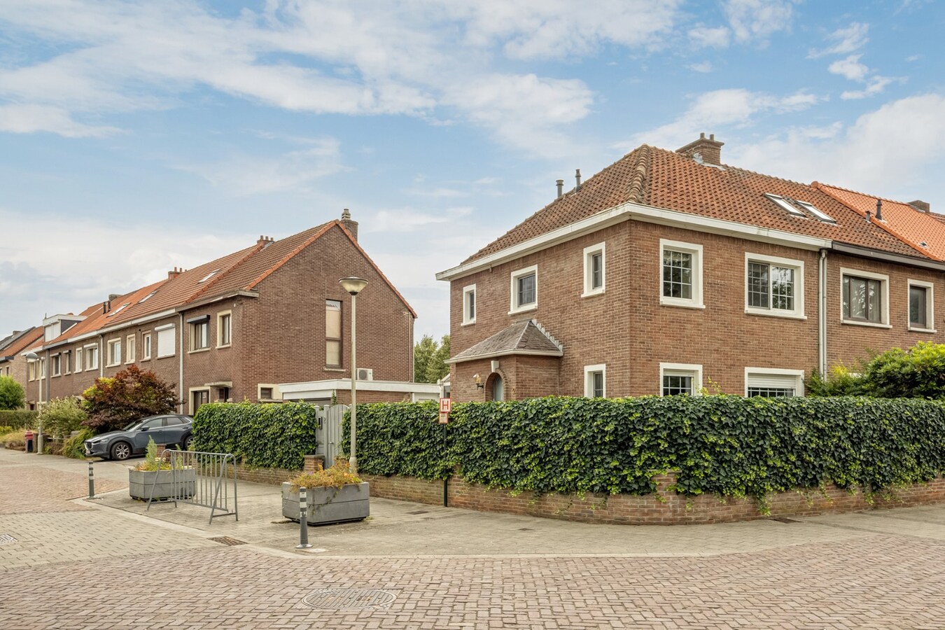 HOB met 3 slpk, garage en tuin nabij Schoten centrum! 