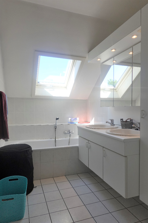 Instapklare woning met dubbele garage 