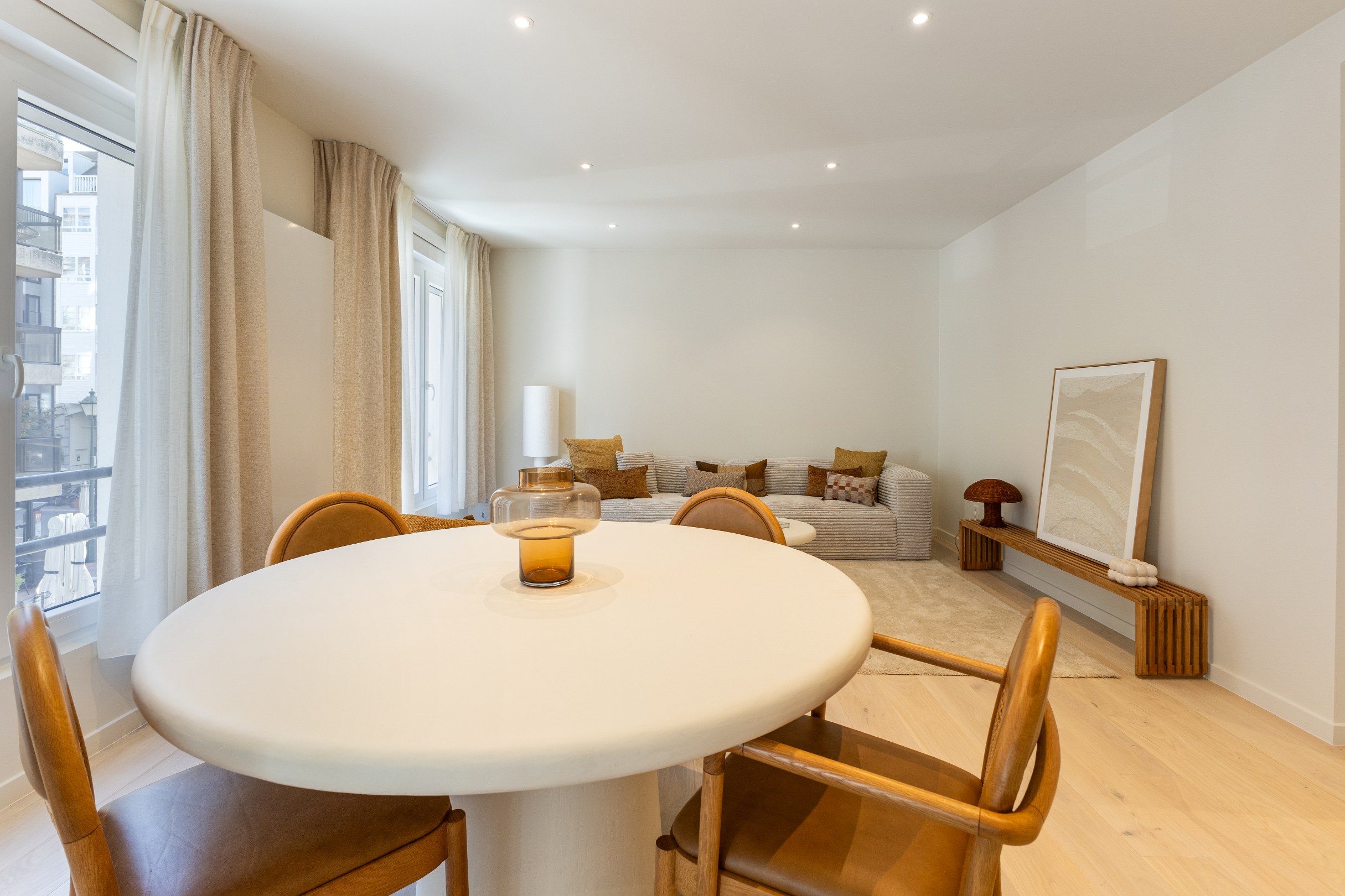 Appartement de 3 chambres à vendre à deux pas de la plage et de la place de la Tour de Lumière. 