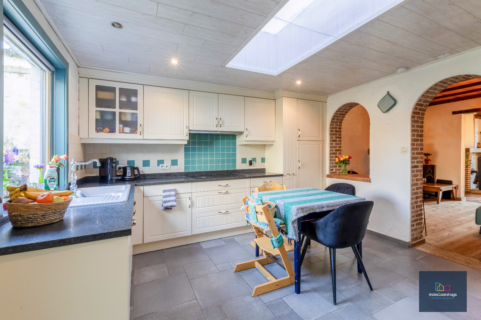 Te renoveren HOB op schitterende locatie te Drongen 