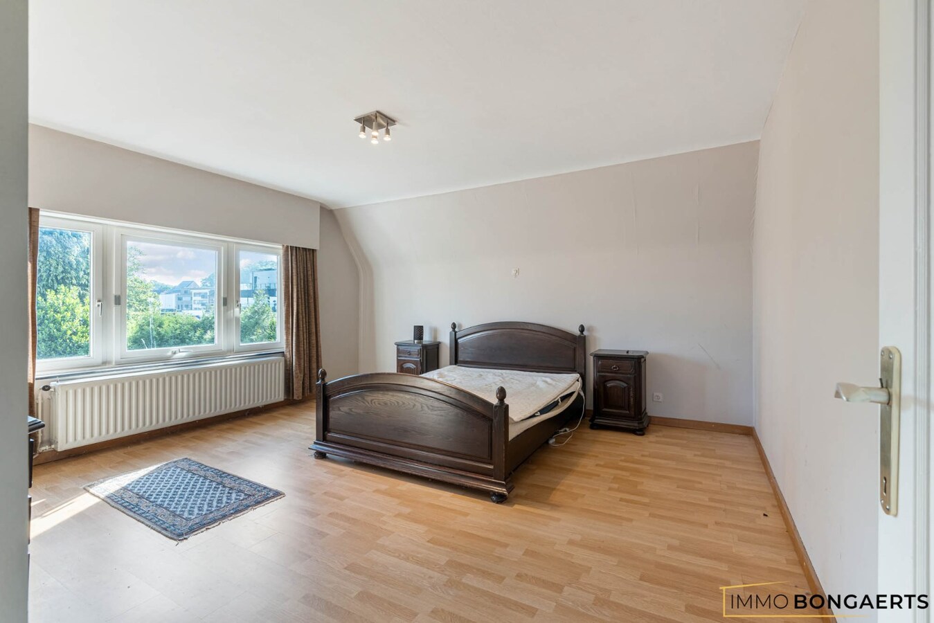 Rustig gelegen woning op een groot perceel 