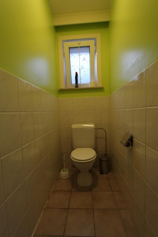 Gelijkvloers appartement met 2 slaapkamers en garage te Handzame 