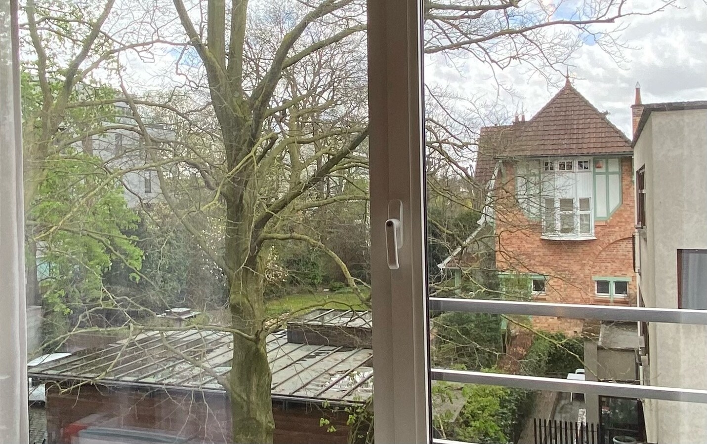 Lichtrijk 2 slaapkamer-appartement nabij de Sterre. 