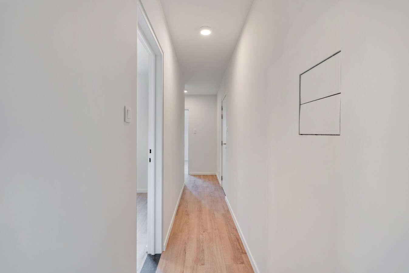 Stijlvol gerenoveerd appartement met moderne uitstraling in het centrum van Maaseik! 