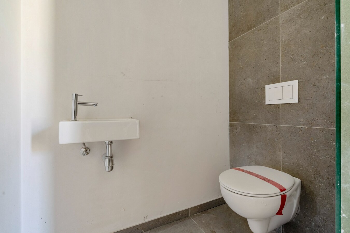 Afgewerkte halfvrijstaande BEN-woning op een perceel van 4a62ca in landelijk project te Voorshoven, een gehucht van Neeroeteren! 