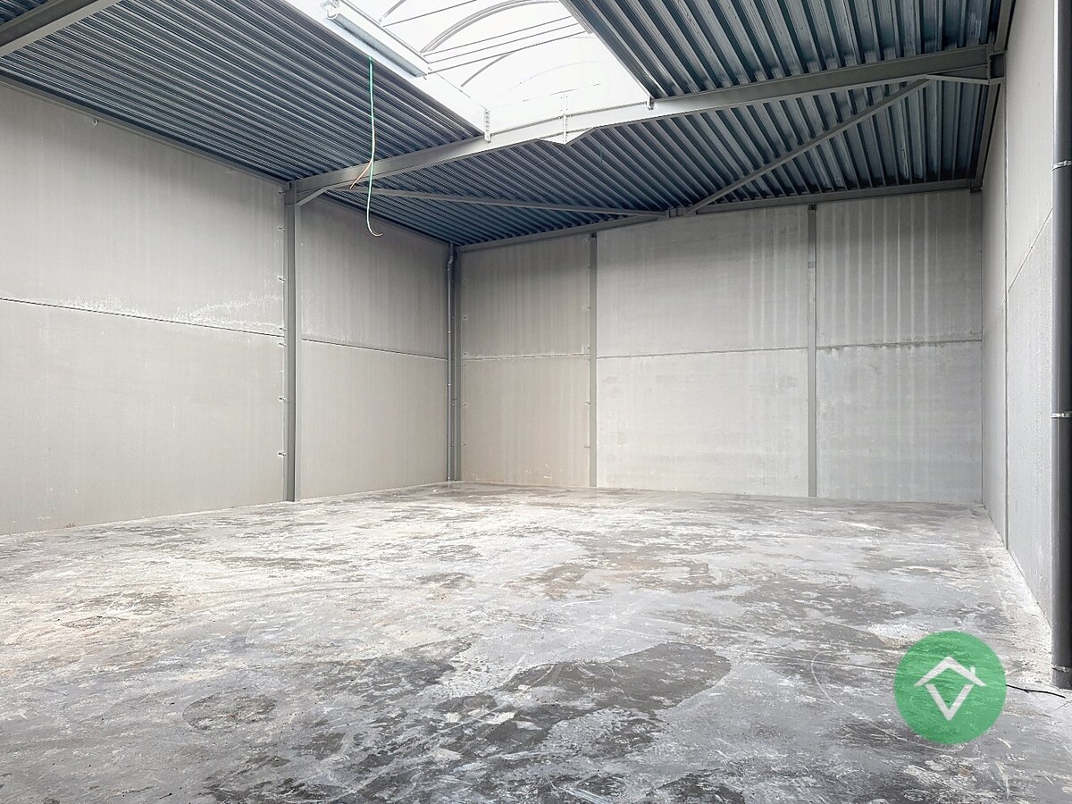 Nieuwbouw loods KMO-UNIT te koop – 237 m² met 1 parkeerplaats inbegrepen op de industriezone te Aartrijke 