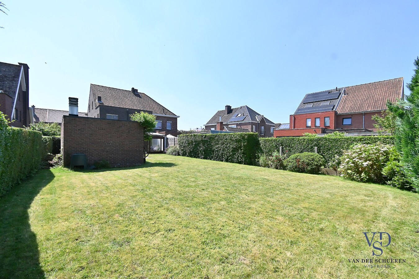 Ruime Half Open Bebouwing in rustige buurt 