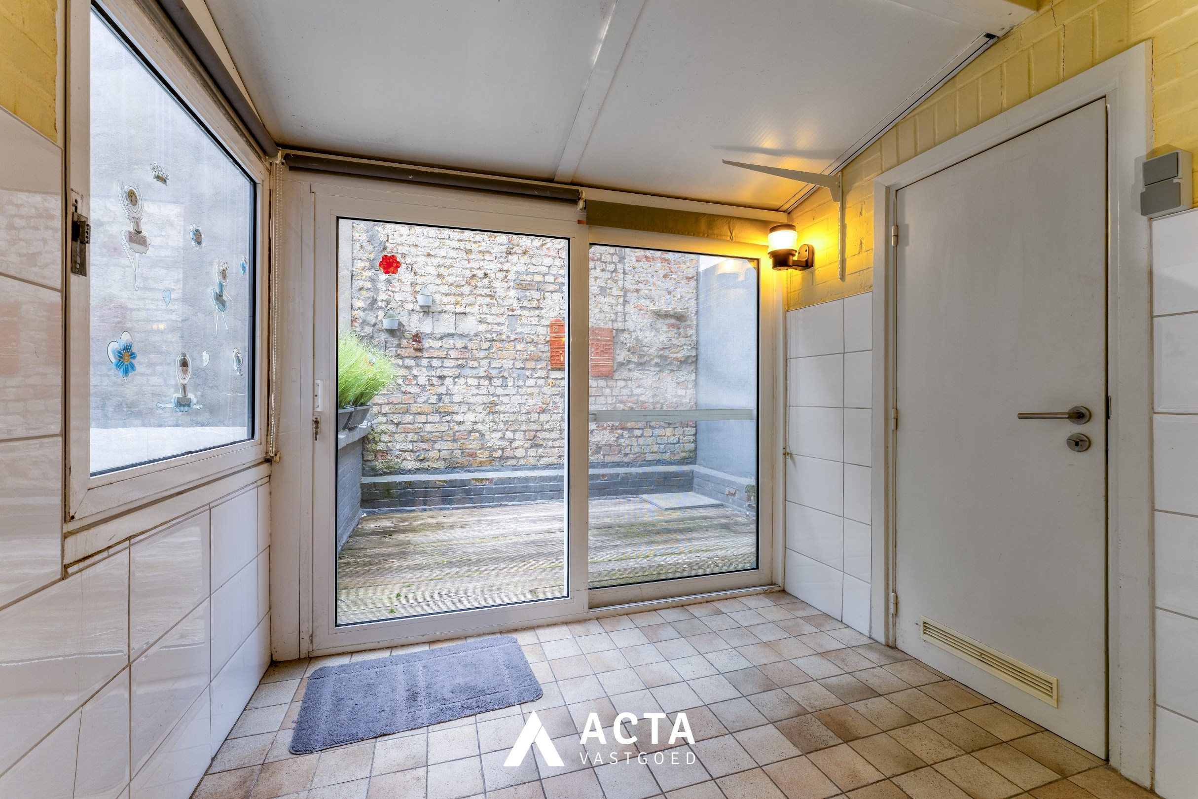 Appartement met één slaapkamer en terras in Mariakerke 