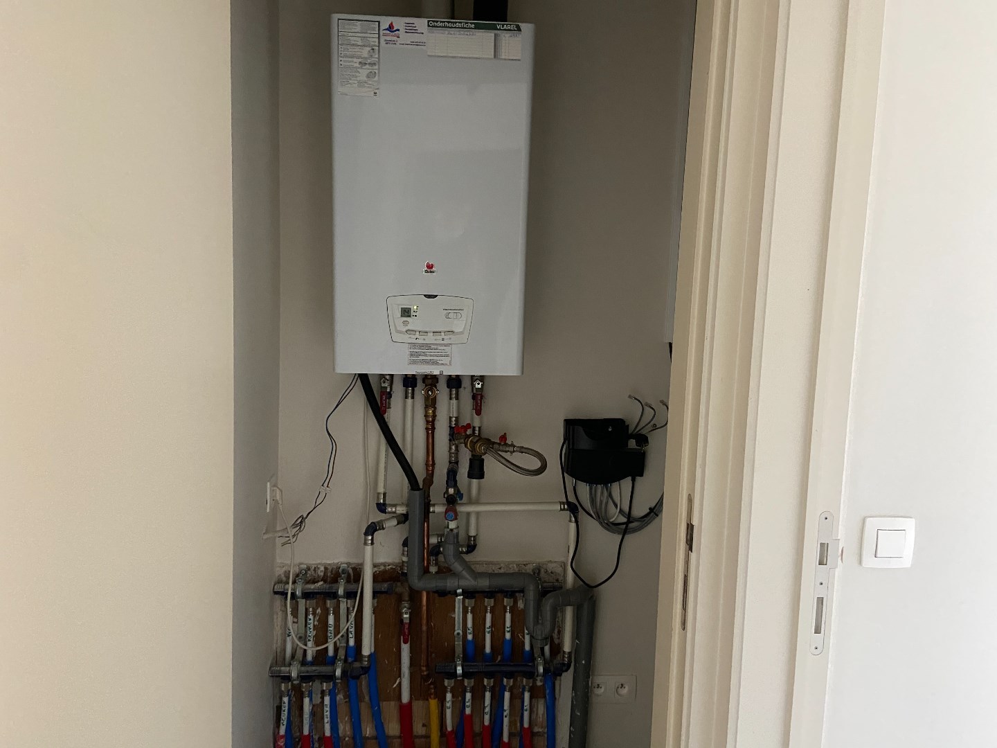 Recent energiezuinig appartement op de 1ste verdieping met 2 slaapkamers, terras en autostaanplaats 