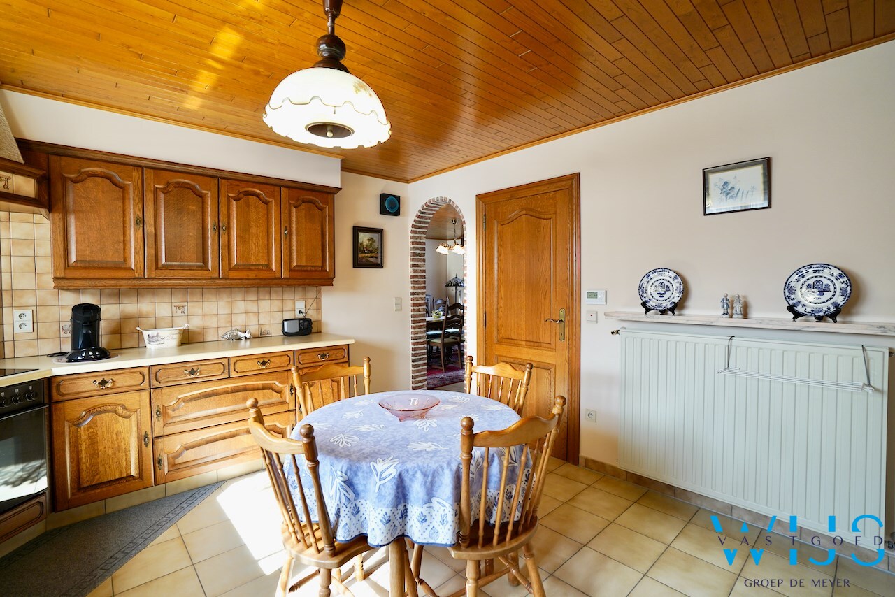 Ongelooflijk goed onderhouden bungalow te Bassevelde ! 