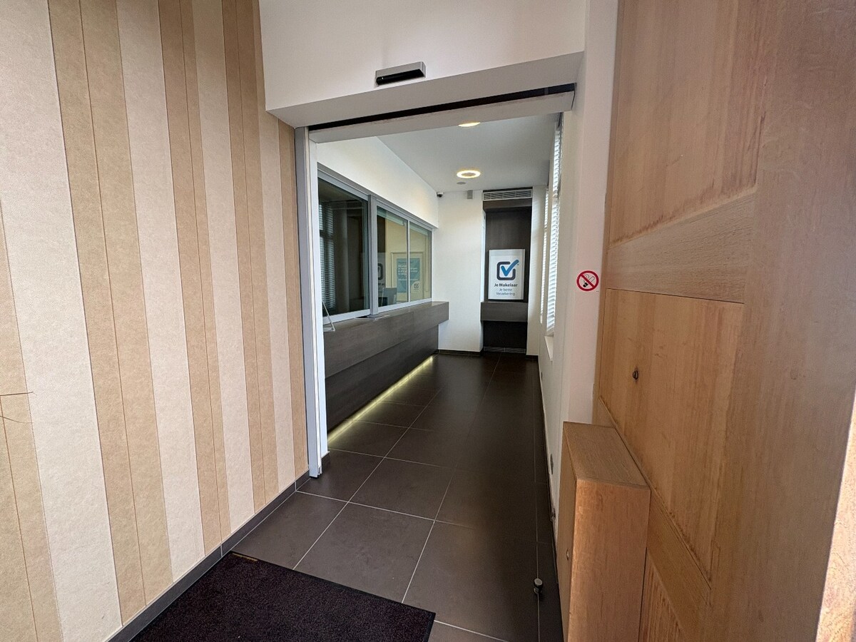 Te huur commercieel kantoor - Wakken