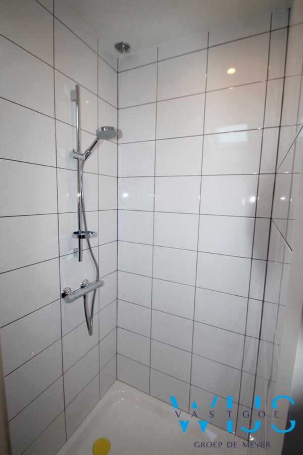Uniek dakappartement te CENTRUM EVERGEM ! 