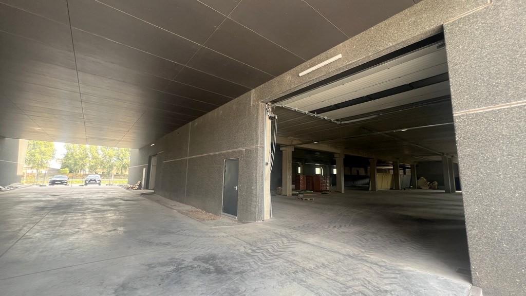 Nieuwbouw magazijnen te huur in de Pantserschipstraat in Gent